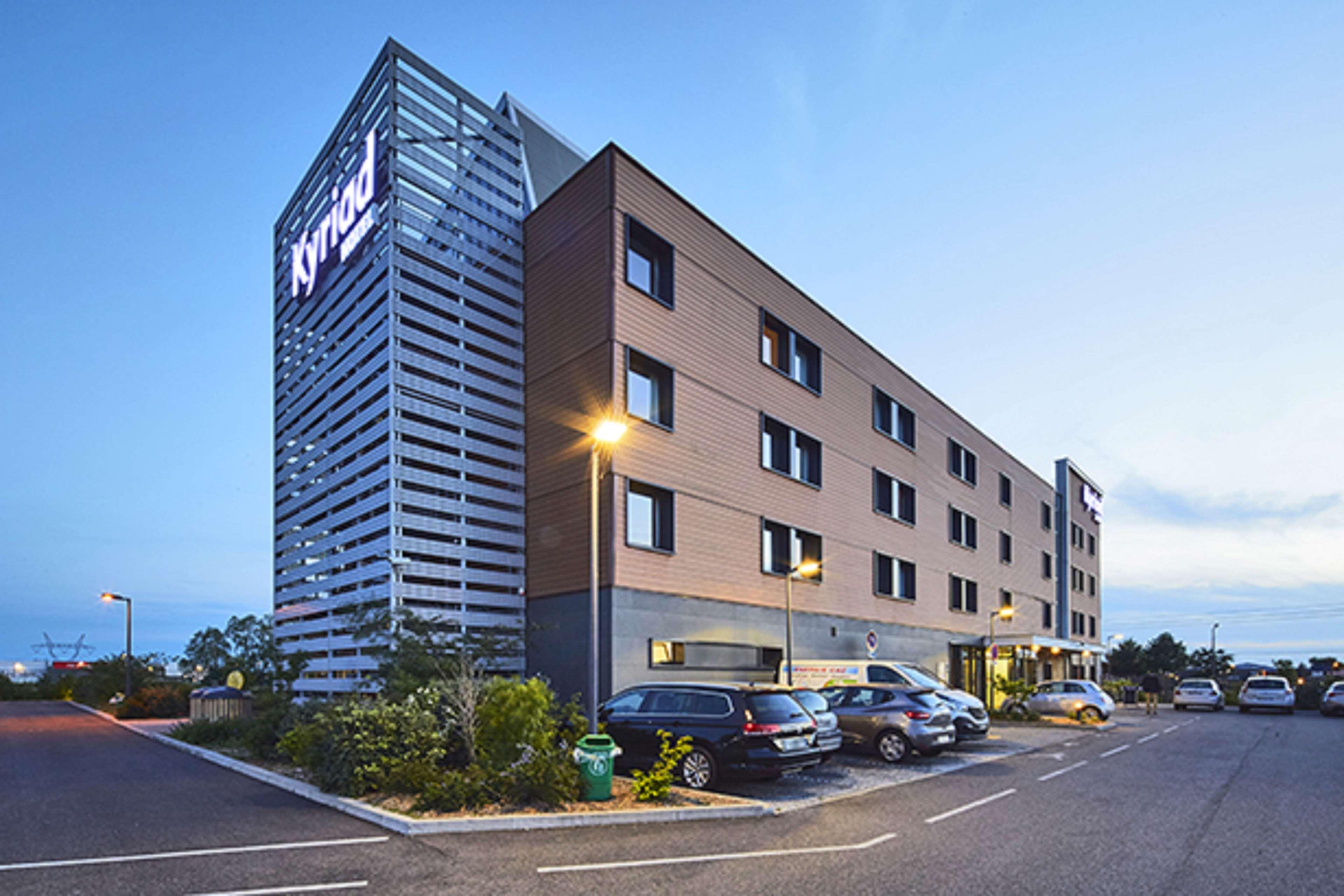 Hotel Kyriad Lyon Est - Zi - Aéroport 3*