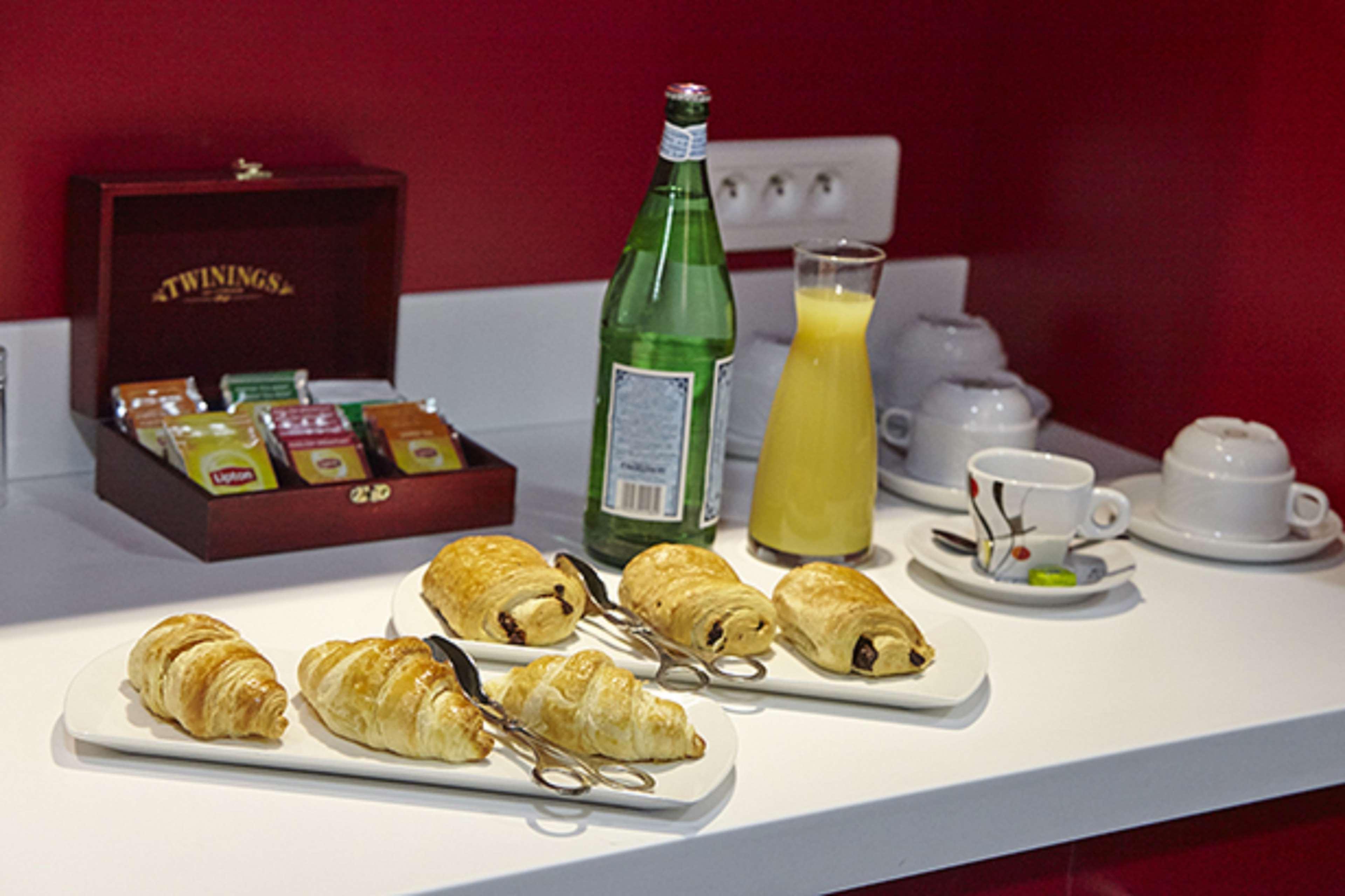 Kyriad Lyon Est - Zi - Aéroport Hotel 3*