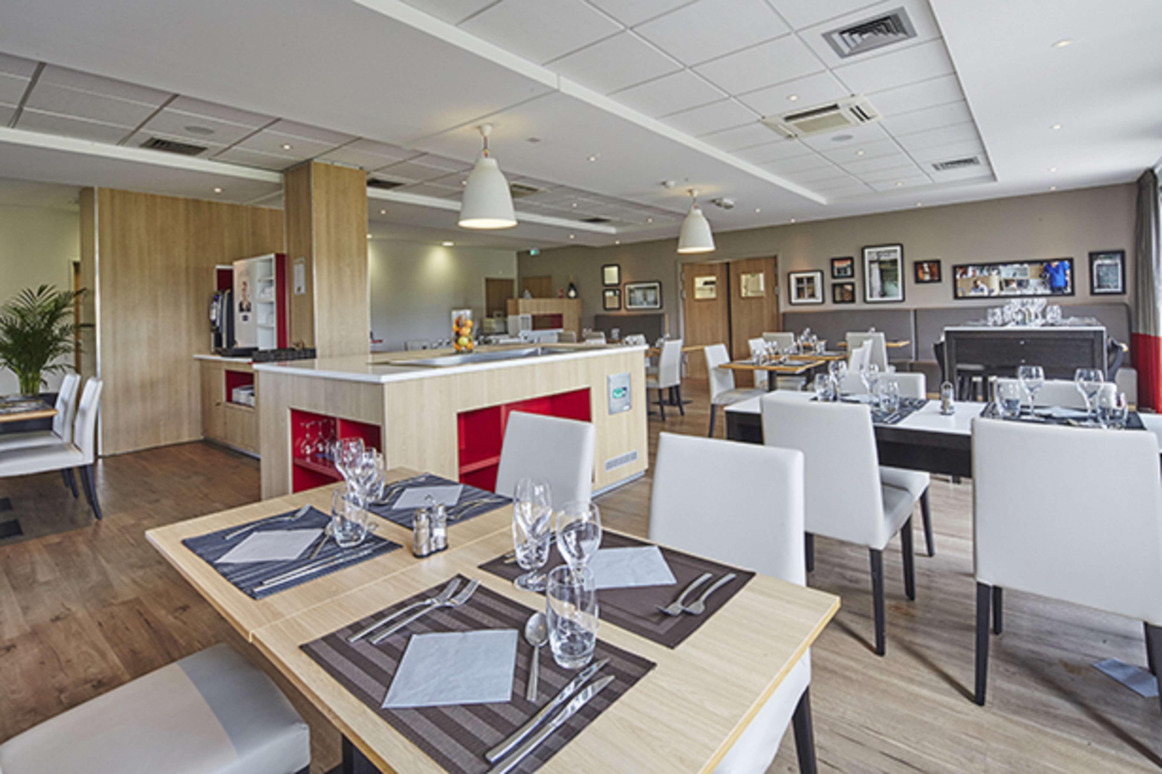Hotel Kyriad Lyon Est - Zi - Aéroport 3*